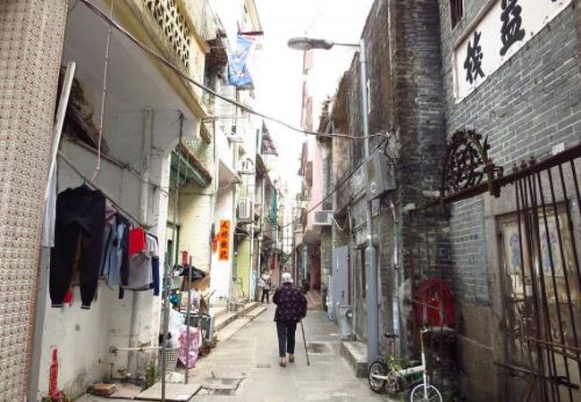 香港映画スターの手形や銅像も！人気の繁華街 尖沙咀 エリア