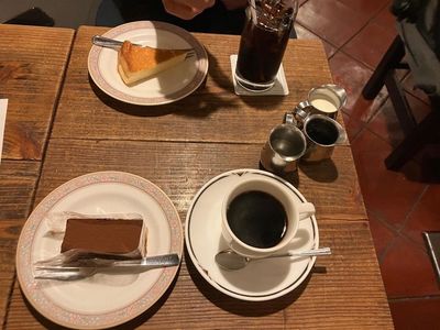 古本の街 神保町で喫茶店巡り。癒しのひとときを求めててくてくレトロ