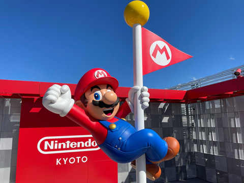 マリオ、ルイージ、クッパ 京都・四条通の地下道にスーパーマリオの壁面グラフィック登場！Japan Shopping