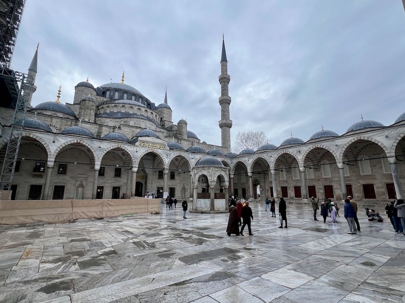 ▶︎▷世界で最も美しい『ブルーモスク💎』の魅力って？◁◀︎ イスタンブールの旧市街にある ブルーモスク は、「オスマン建築の最高傑作💎」と称されている