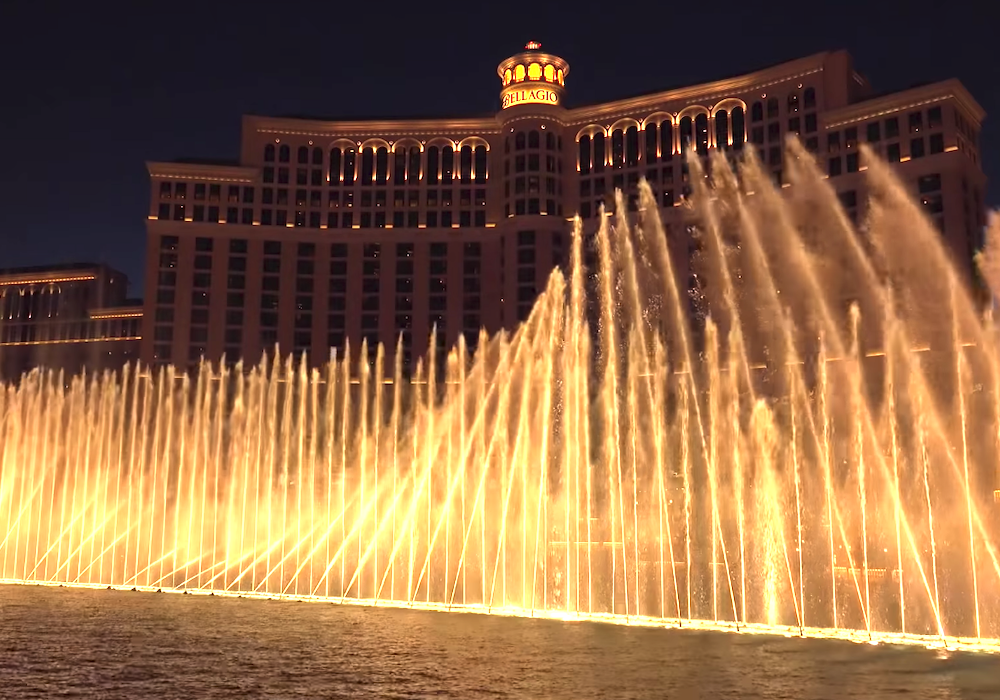 ラスベガスにあるベラージオホテルのカジノの遊び方💫予算やレート・服装を解説カジノパレード