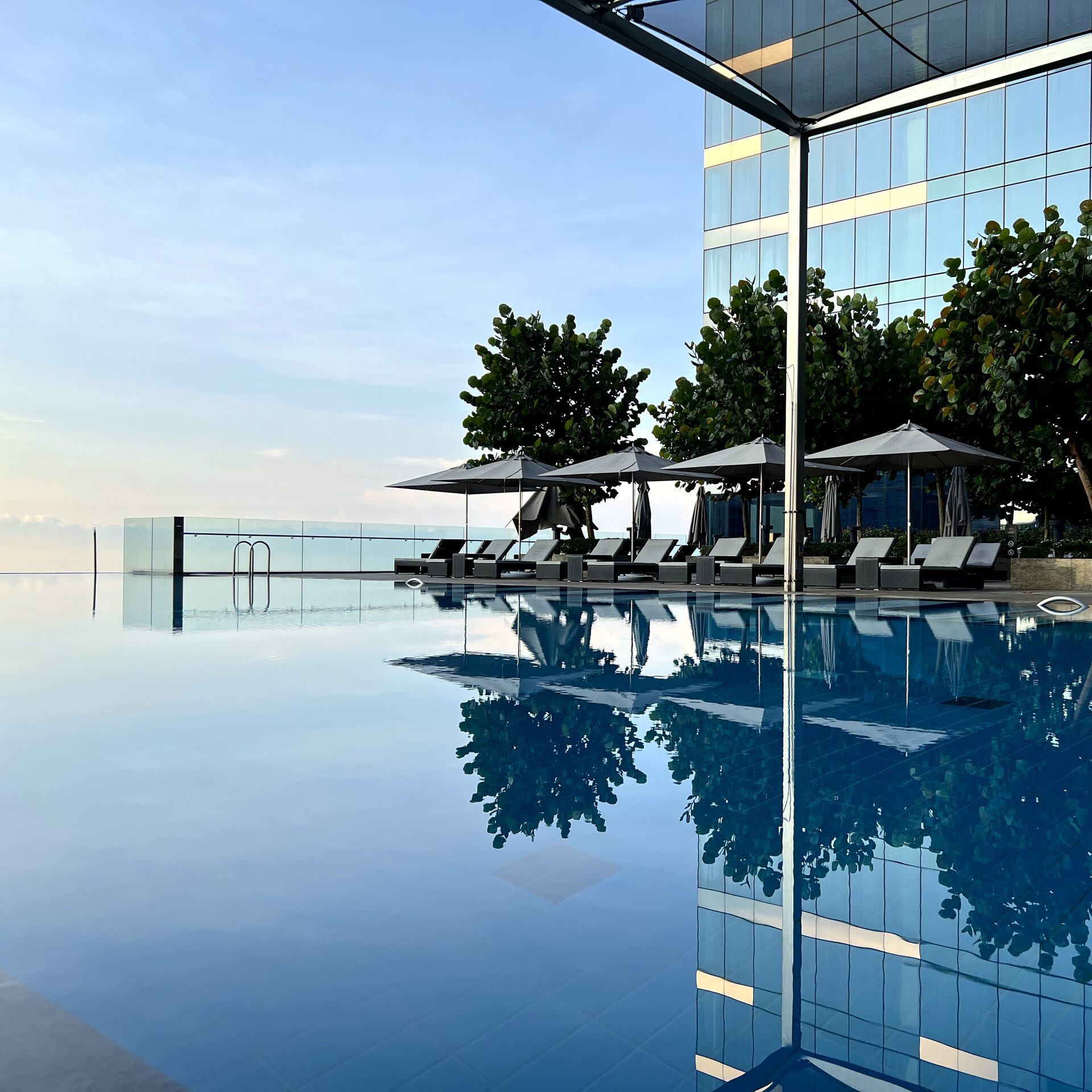 シンガポール「マリーナベイ・サンズ」に泊まって「天空のプール」で泳ぎたい