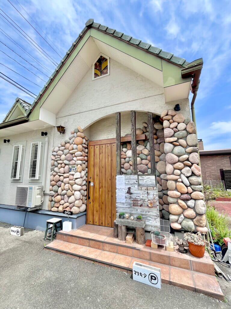 宇土市のカフェ「網田レトロ館」再開 「百年駅舎」でコーヒー一服熊本日日新聞社