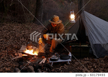 落ち葉が凄いでーす♪,焚き火 落ち葉 森の時間