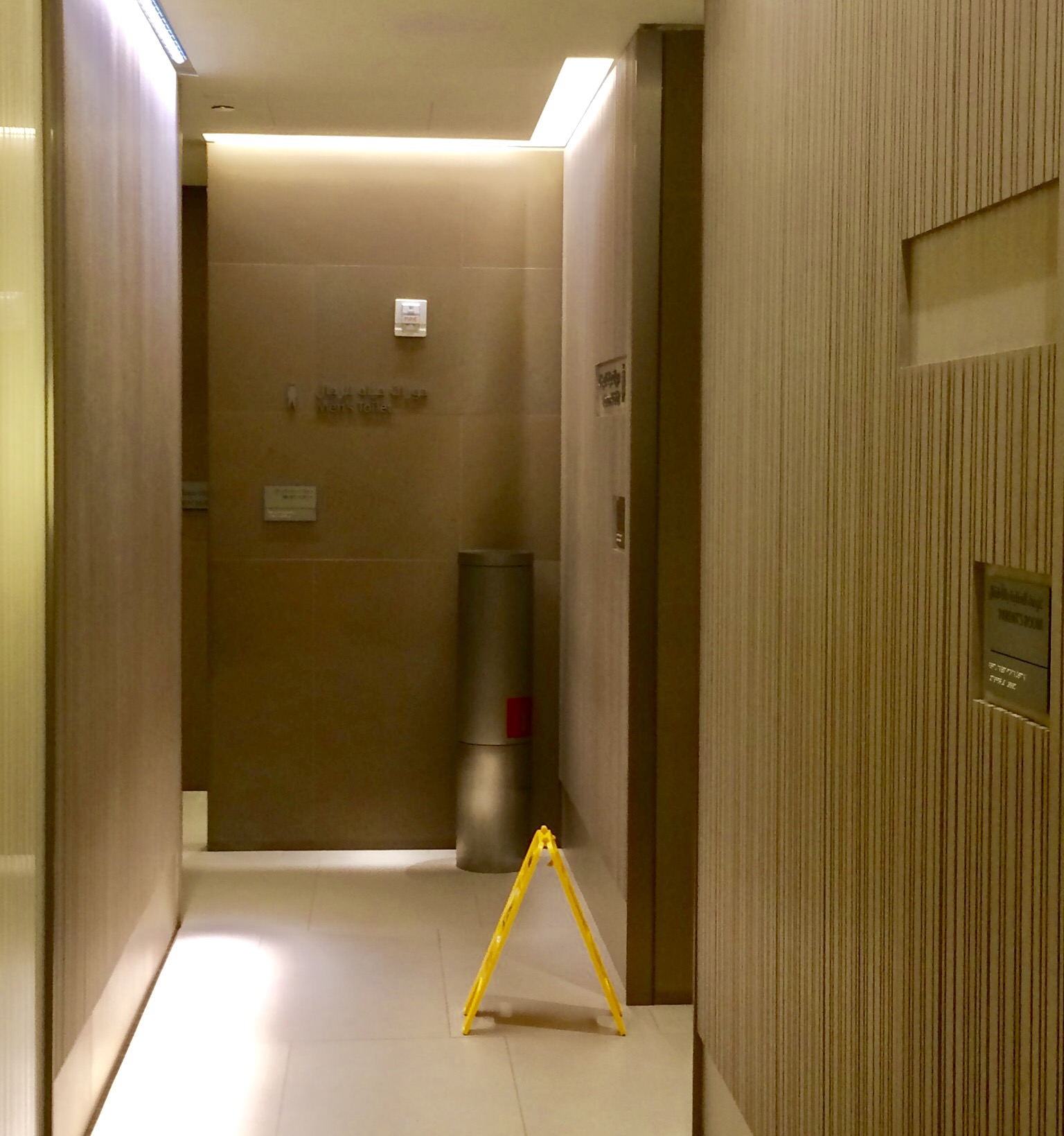 到着・乗り継ぎ限定 香港国際空港には無料のシャワーがあるって知ってた？！24時間誰でも入れるシャワールームって？！持ち物は？！30代CAのStay Life