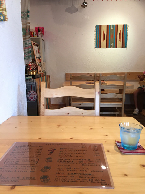 桃づくしパフェ、間に合ったーー！食べれたよ！「アウトドアキッチン ナバホ」 :