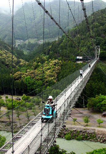 日本の滝百選」に選ばれた秘境の名瀑！奈良・十津川村の大自然に囲まれた笹の滝でパワーチャージコースウォーカープラス