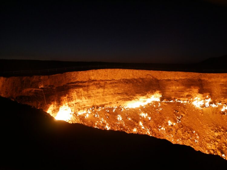 今注目の絶景！！トルクメニスタン地獄の門とウズベキスタンの世界遺産都市ヒワ・ブハラ・サマルカンド☆中央アジア2国を気ままに旅する☆スターアライアンスのアシアナ航空利用海外旅行・海外ツアーの専門店ファイブスタークラブ Five Star Club