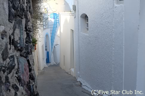 ギリシャの白は資本家の罠？「二つの白」の秘密をたどる遺跡＆リゾート浪漫紀行 │ 今日も旅する!! ファイブスタークラブ世界探検隊