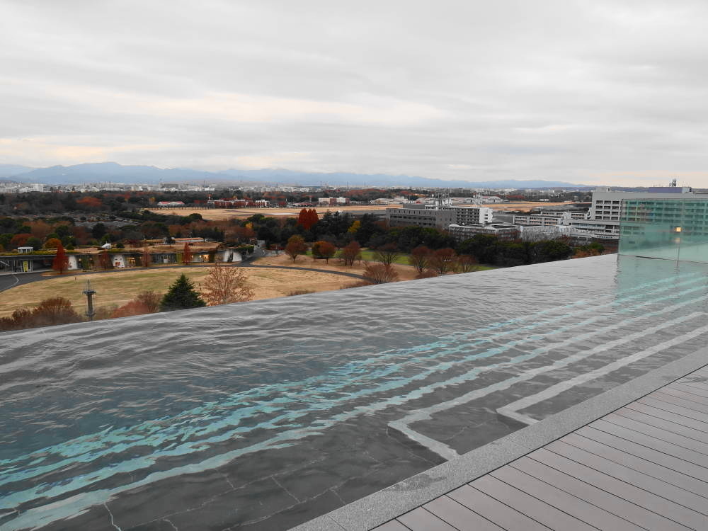 お手軽に超ゴージャスなエクササイズ！グリーンスプリングスにある『ソラノホテル SORANO HOTEL 』最上階のインフィニティプールでsorano式「アクアランニング」してみた。次回は5