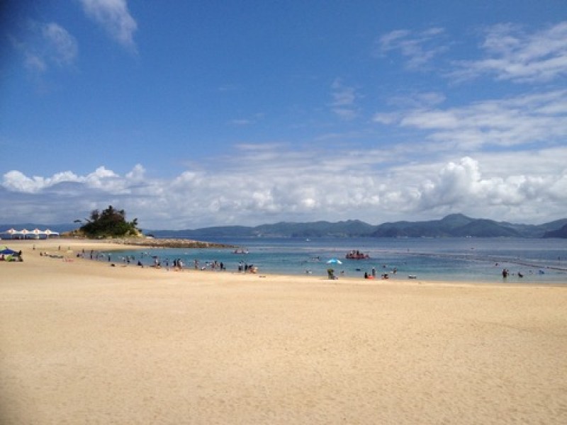 施設写真夏季限定 海水浴場コスタ・デル・ソル お子様用のプールもご用意♪』i+Land