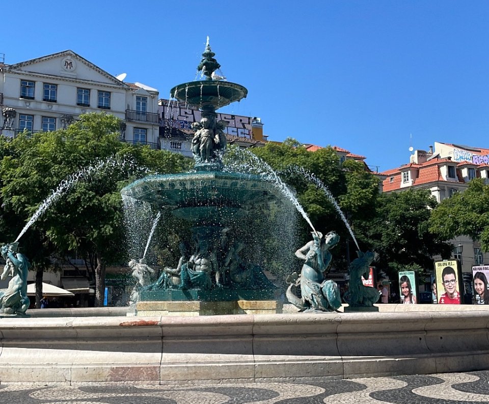 コメルシオ広場のおすすめ完全ガイド2025年 9月更新Trip Moments