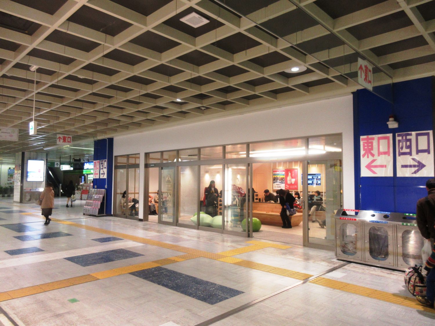 JR新潟駅 待合室に導入いただきました - スタッフブログ
