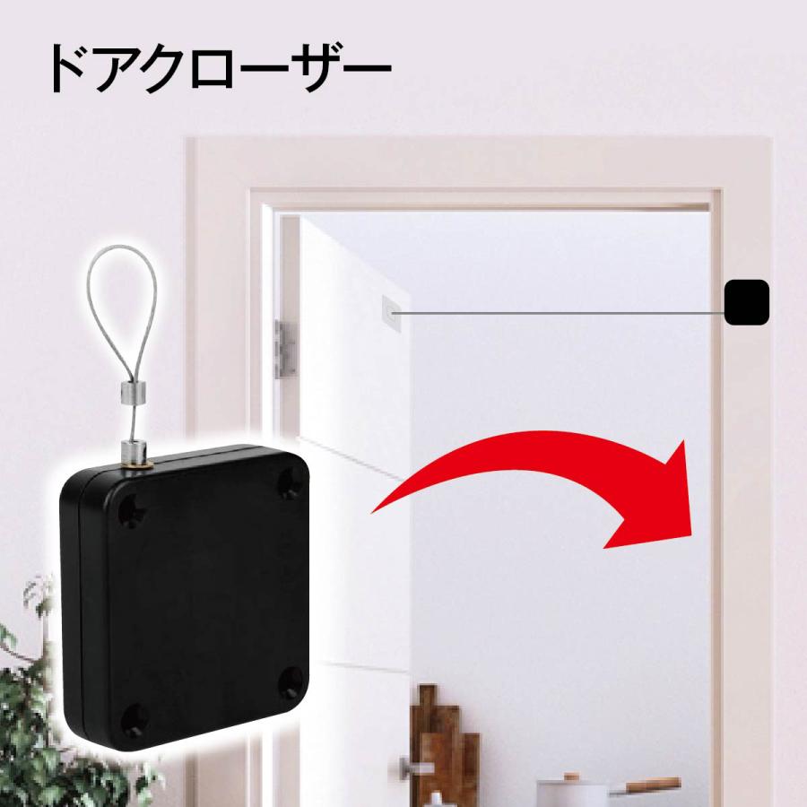 新千歳空港でのグランドスタッフの飛行機ドア操作