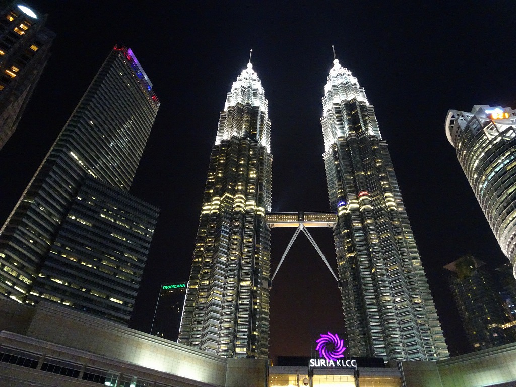 ✈︎ 𝑀𝑎𝑙𝑎𝑦𝑠𝑖𝑎 𝑡𝑟𝑖𝑝🇲🇾 📍Petronas Twin