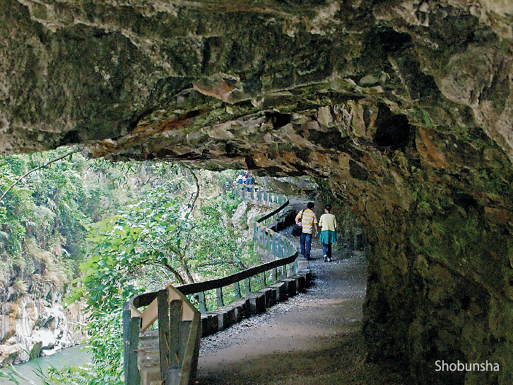 台湾 タロコ渓谷 インディアンの横顔 写真素材497563- フォトライブラリ