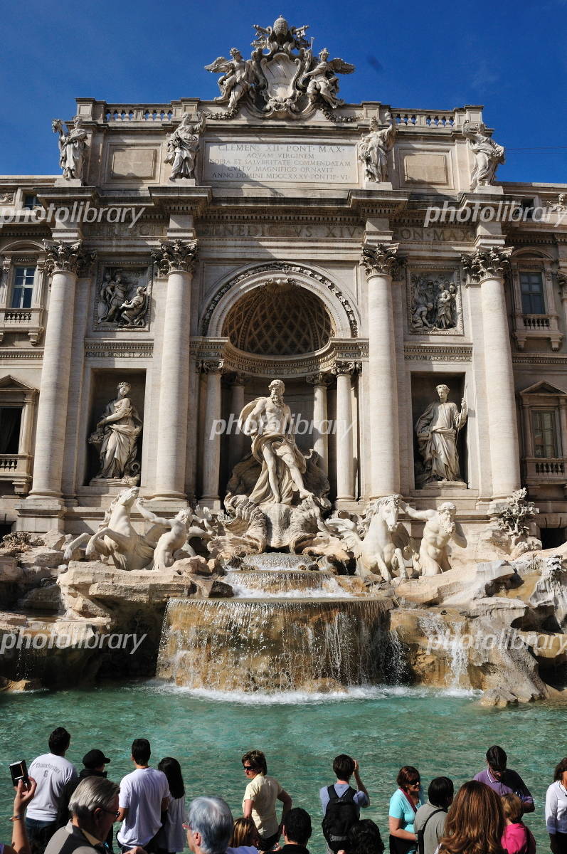 ローマのトレビの泉：コイン投げやアクセス、営業時間、入場料 - 雨ならいいのに