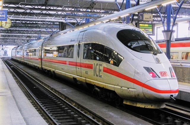 ブリュッセルの地下鉄・トラム・バスのチケットの種類、料金、乗車方法