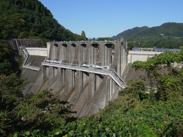 手取川ダム 深瀬大橋のライブカメラ-石川県白山市ライブカメラHUB