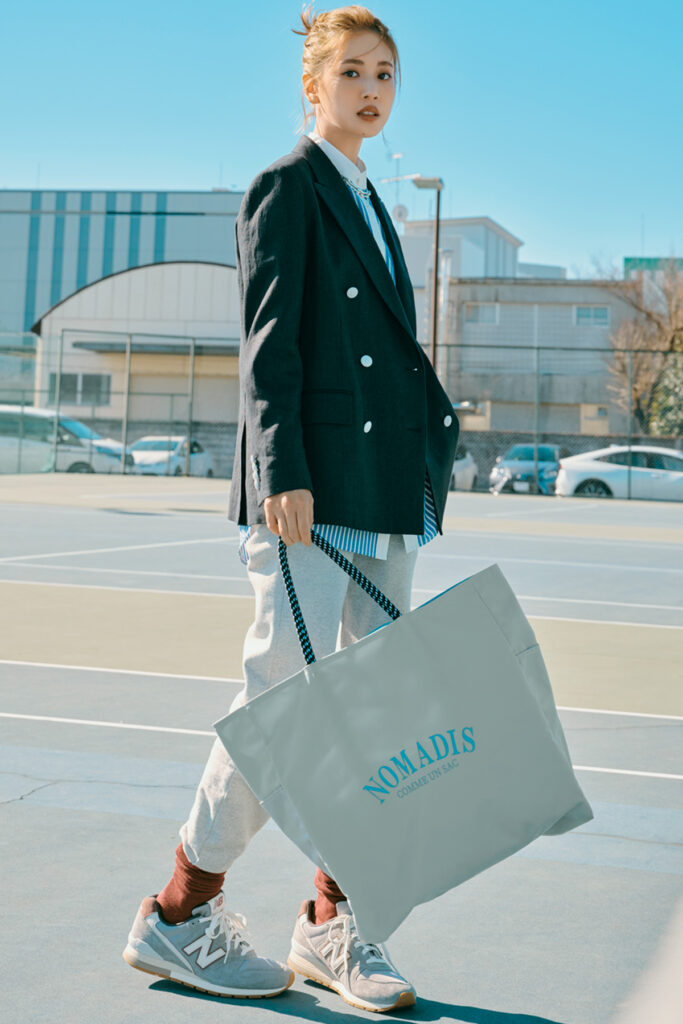 40代女性に一押し！秋のおしゃれなスニーカーコーデレディースファッションAll About