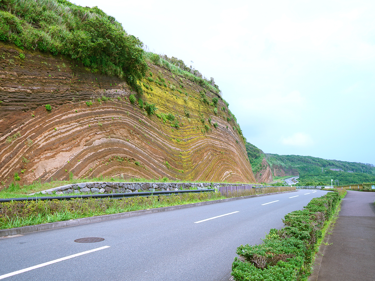 伊豆半島は静岡県、なぜ伊豆諸島は東京都なのか 日本から切り離され「独立」していた時期も :