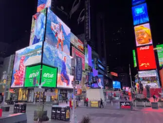 タイムズスクエアのフォトウェディング・前撮りラヴィファクトリ