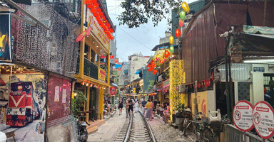 ハノイのトレインストリートとスタバ - うにうにの旅ログ