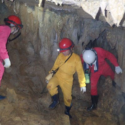 ちょっとだけ探検！！松田鍾乳洞さんさくコース 2名様特産品 詳細宜野座村ふるさと納税特設サイト