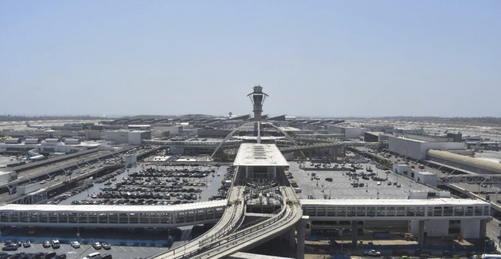 2025年版 ロサンゼルス国際空港 LAX完全ガイドラウンジやアクセス方法について解説！海外渡航に役立つメディア『グローバルコンパス』SMBC信託銀行プレスティア