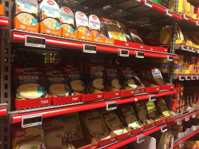 ノルウェーの空港で買うお土産 : ノルウェー北極圏の街へ