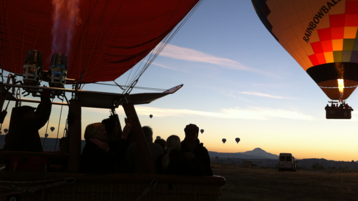 カッパドキア気球ツアー・値段相場とお得な予約方法トルコ旅行・パムッカレ観光