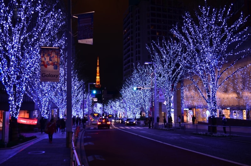 けやき坂イルミネーション点灯式が3年ぶり開催 “SNOW QUEEN”岡崎紗絵「メリークリスマス！」オリコンニュース