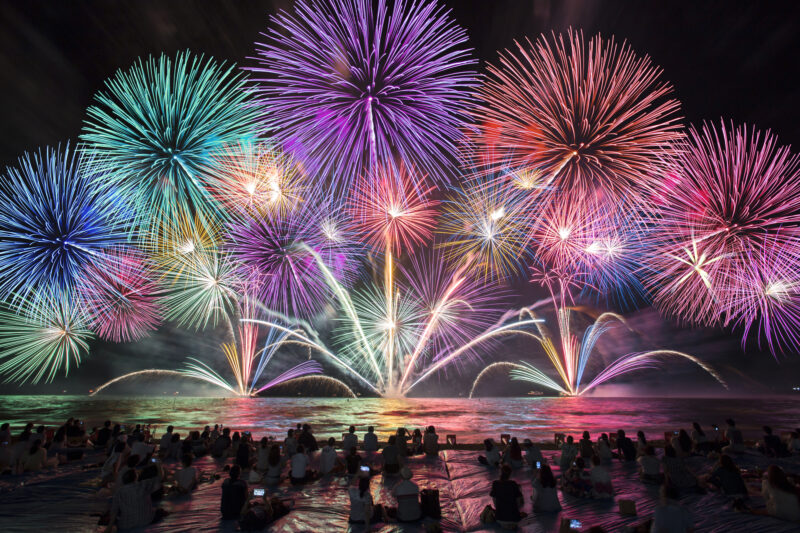 8 8「びわ湖大花火大会2025」開催日は時間を延長して営業を行います。 8