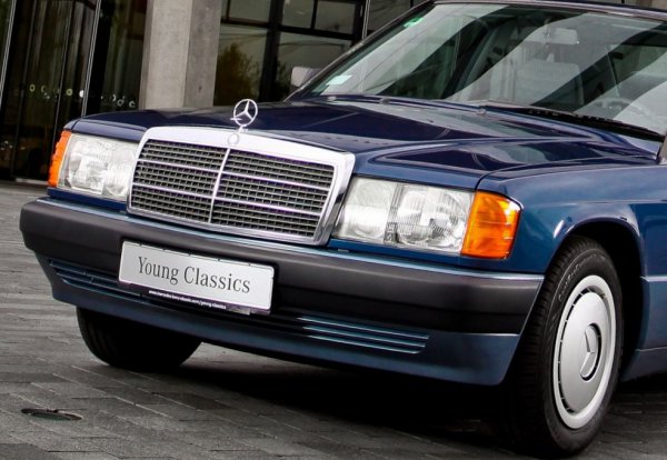 ミディアムクラス メルセデス・ベンツ の中古車を探すなら