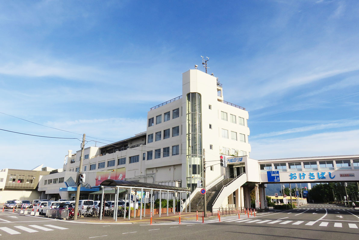 佐渡島27 両津港 佐渡汽船旅客ターミナルで ☆佐渡金銀山を世界遺産に！宣伝中』佐渡島