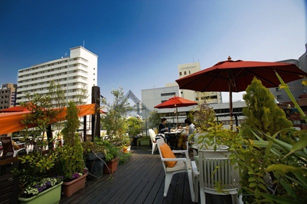 大阪に無料で使える都会のオアシス！エリア最高層からの絶景Lmaga.jp