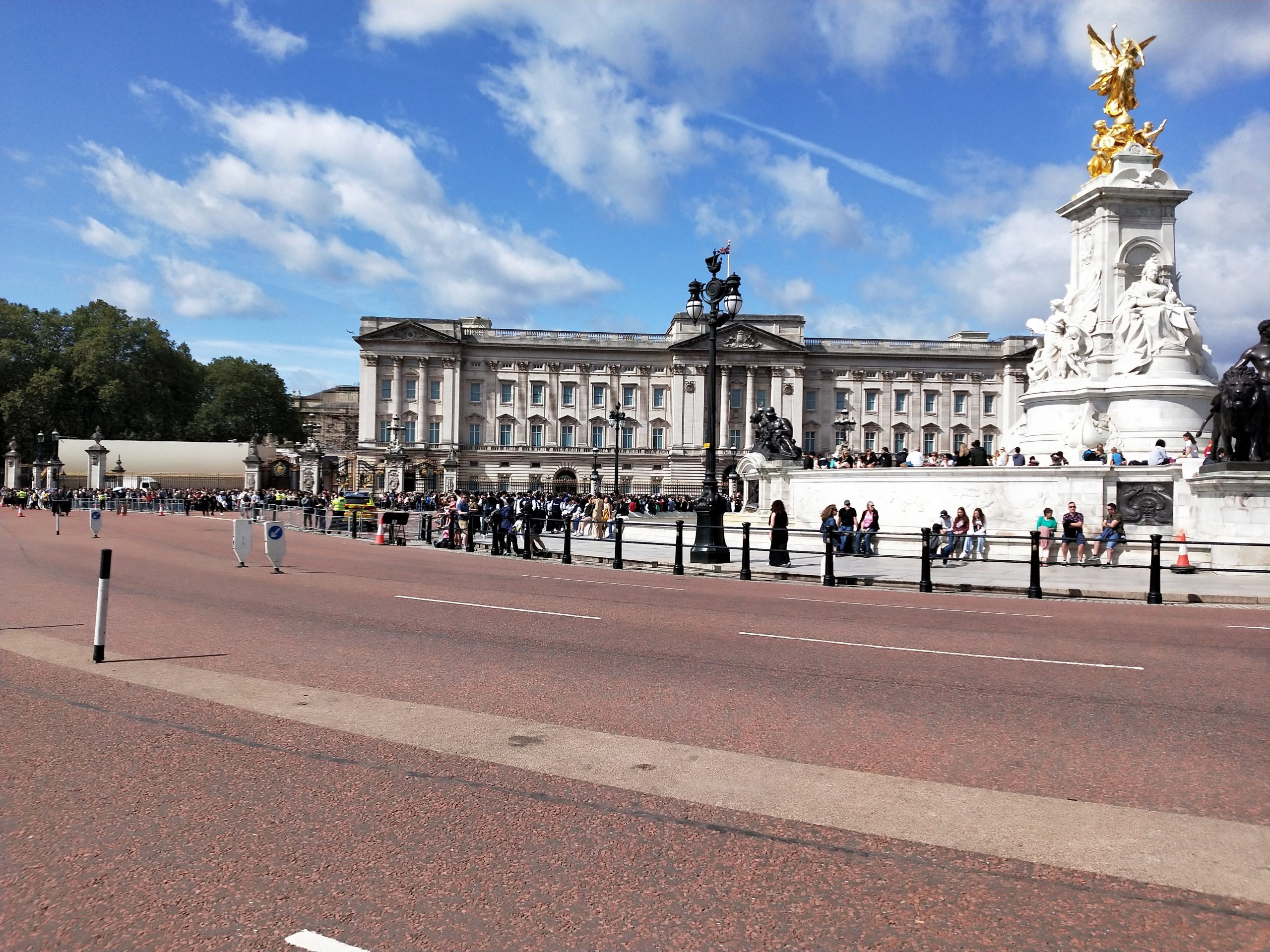 バッキンガム宮殿 衛兵交代式チケット、衛兵交代式ツア