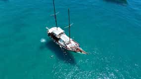 遺跡と運河のコリントスへ – Voyage ～世界のホテルと街歩き～