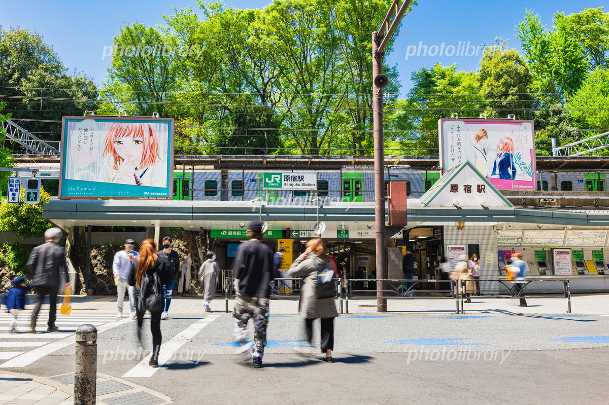 デザフェスが原宿竹下通りでビジュアルジャック！ 横断幕・フラッグに加えて、JR原宿駅竹下口でもポスター展開デザインフェスタ有限会社