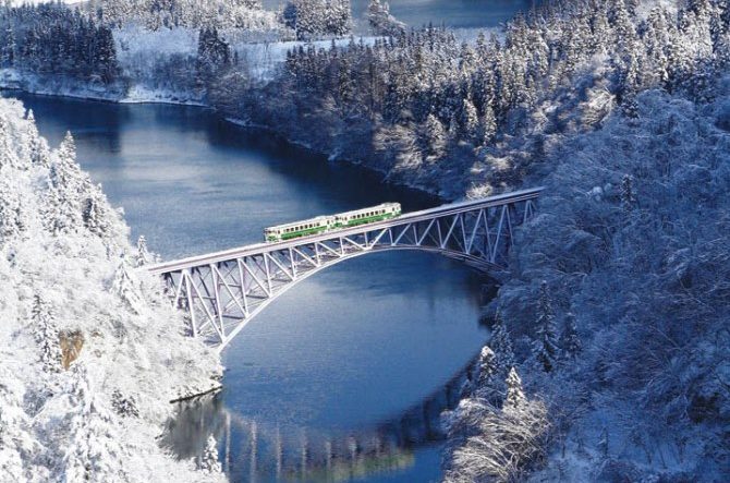 一生に一度は見たい、東北の冬の絶景を紹介！雪国ならではの自然の芸術を楽しもうびゅうトラベル JR東日本