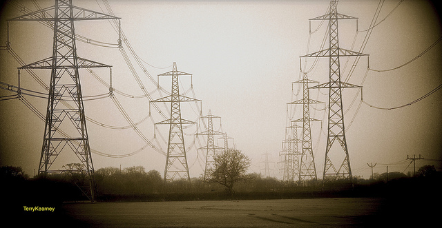 高さ２０メートル送電線鉄塔で感電、作業員死亡 島根県奥出雲町コラム安全教育センタ