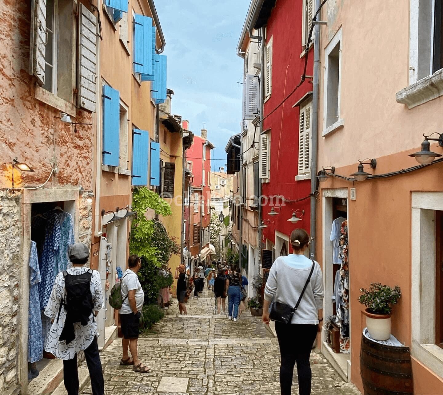 世界の絶景～クロアチア ドゥブロヴニク～ 旧市街は「アドリア海の真珠」とも謳われる美しい町並みの世界遺産☆ クロアチア随一の景勝地です。一生に一度は行ってみたい、大人の旅「ANAワンダーアース」☆ ドゥブロヴニクをはじめバルカン半島の世界遺産を巡るツアー