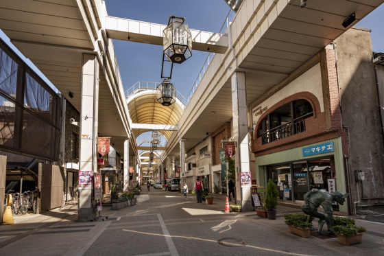 新潟県新潟市古町モール5、水島新司先生のキャラに会える「ドカベンロード」を抜けると・ - アウトサイド シーナ