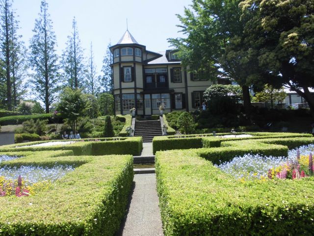 JR石川町駅より徒歩6分！広大なイタリア山庭園を見渡せるカフェ🌱✨ 「 Bluff