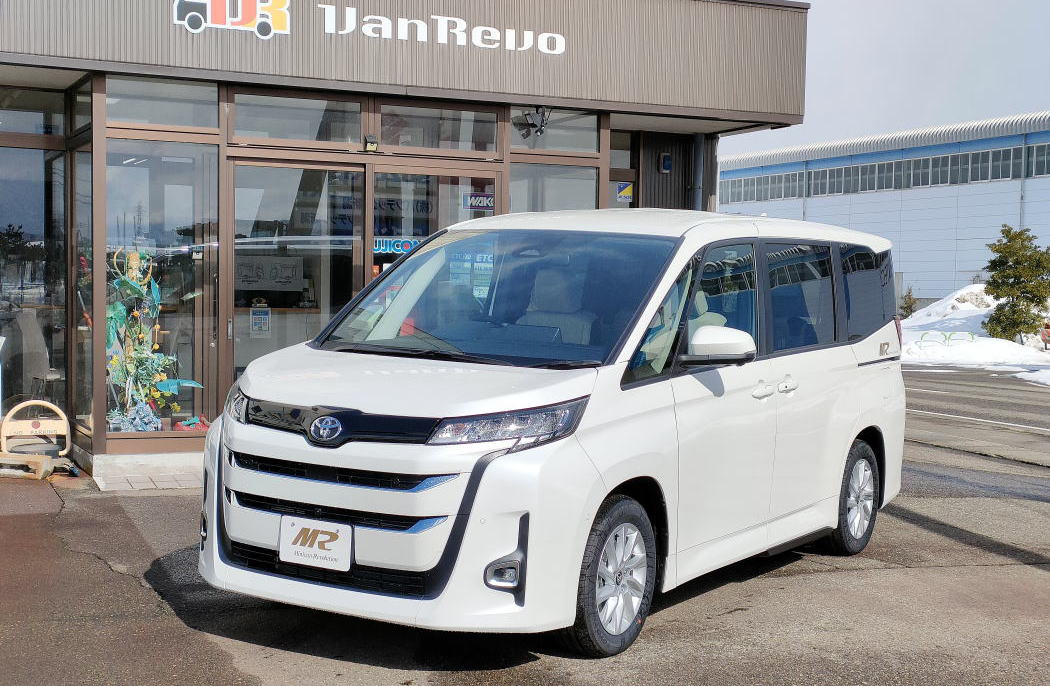 ミニバンキャンピングカー版ヴォクシーに乗ってみた！改造費用や乗り心地を本音レビューCAZUAL