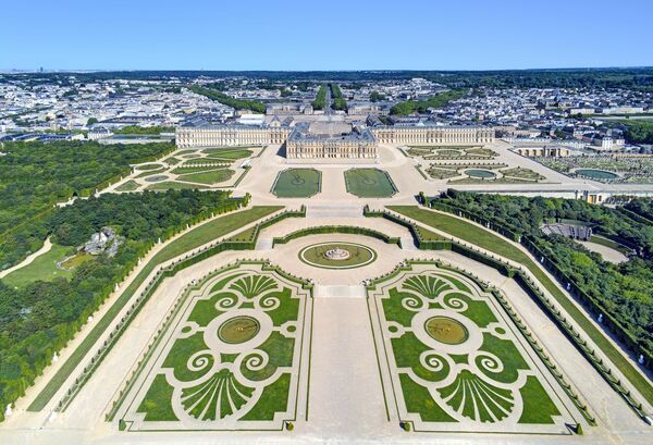 ヴェルサイユ宮殿 Iルーヴルアンティーク アンティークジュエリー&オブジェ