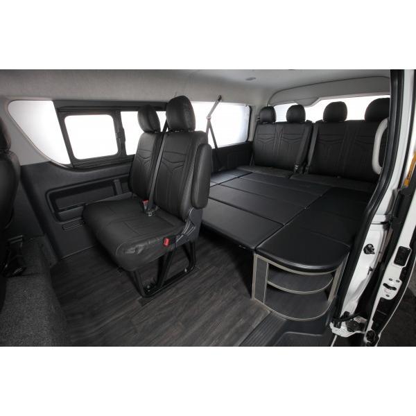 ハイエースで車中泊！ 本格的なキャンピングカーじゃないけどこれでも全然OK、トヨタ ハイエース