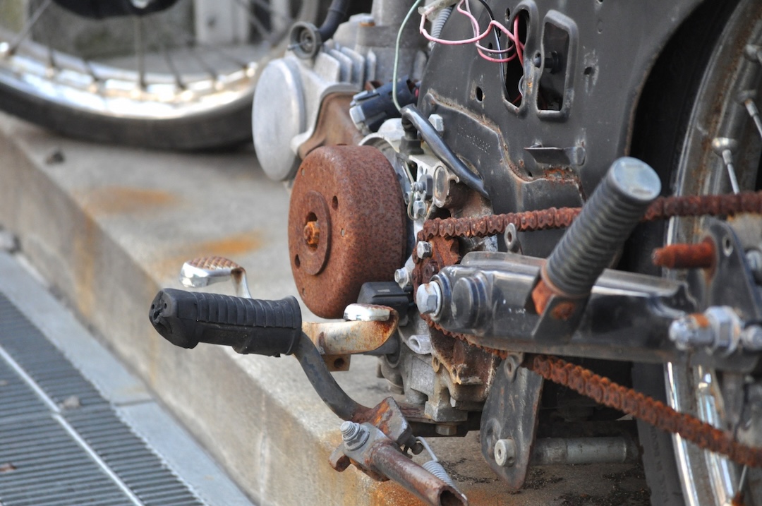 昨日 海沿いを走ったので洗車Let's get