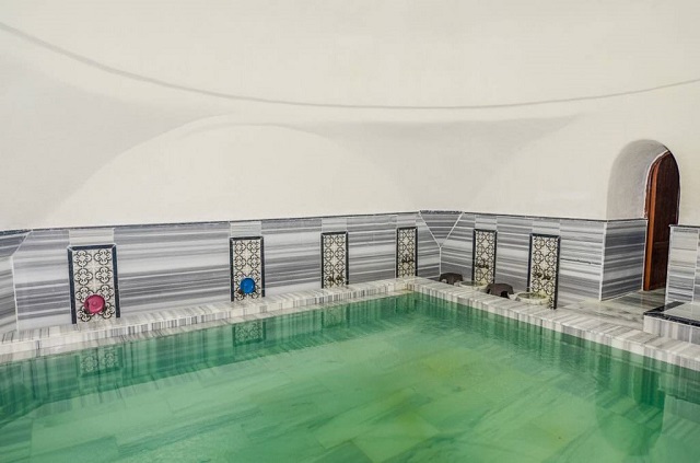 トルコ35 パムッカレテルマル=アンティークプールを観覧 ☆温泉に沈む遺跡が』パムッカレ トルコ