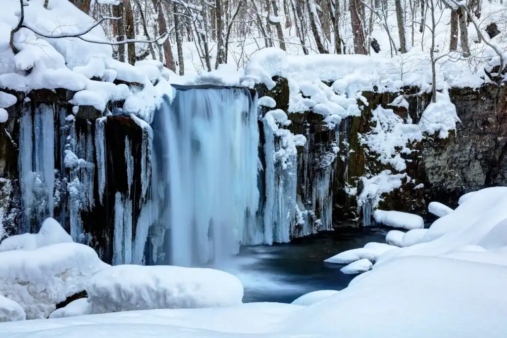 冬の東北観光完全ガイド 絶景！グルメ！温泉を満喫！気候や服装なども解説 - リゾバ.com